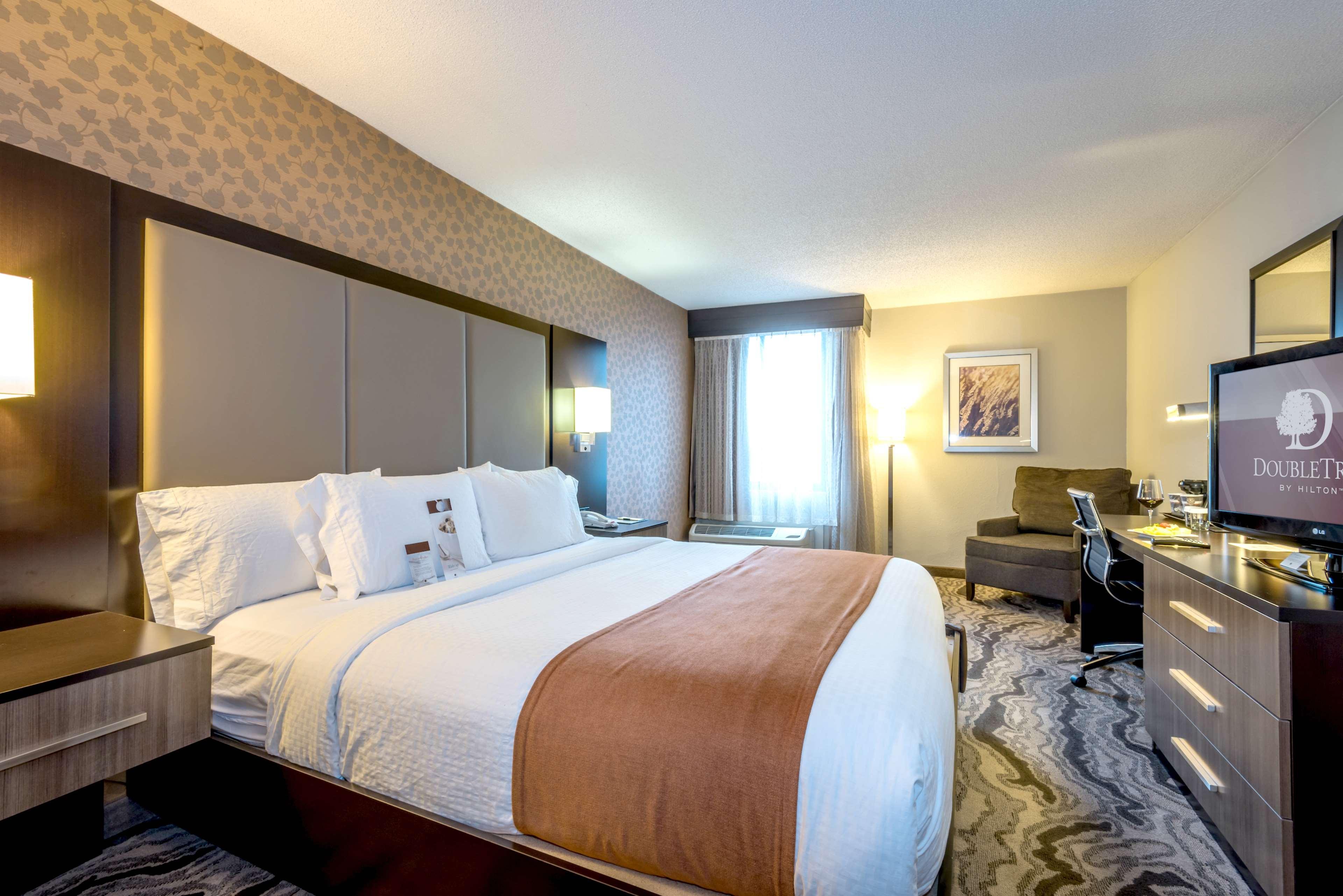 Doubletree By Hilton Montgomery Downtown Екстер'єр фото