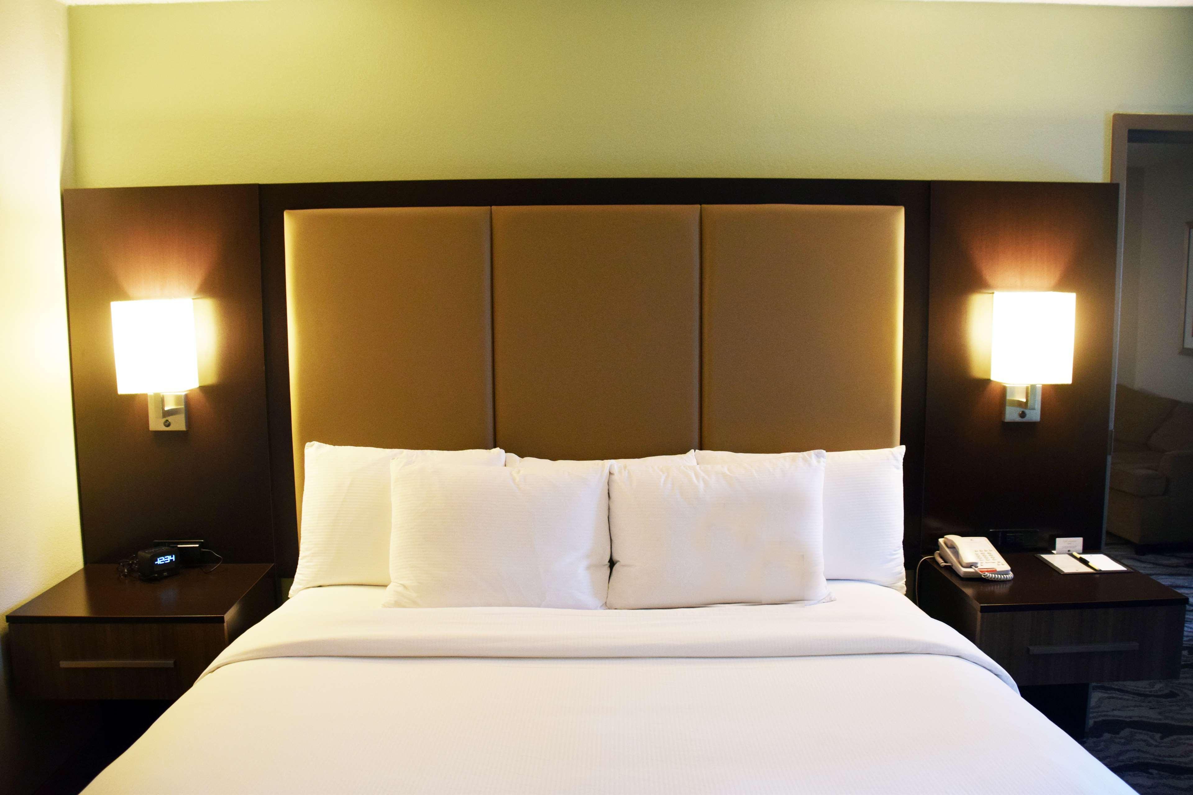 Doubletree By Hilton Montgomery Downtown Екстер'єр фото