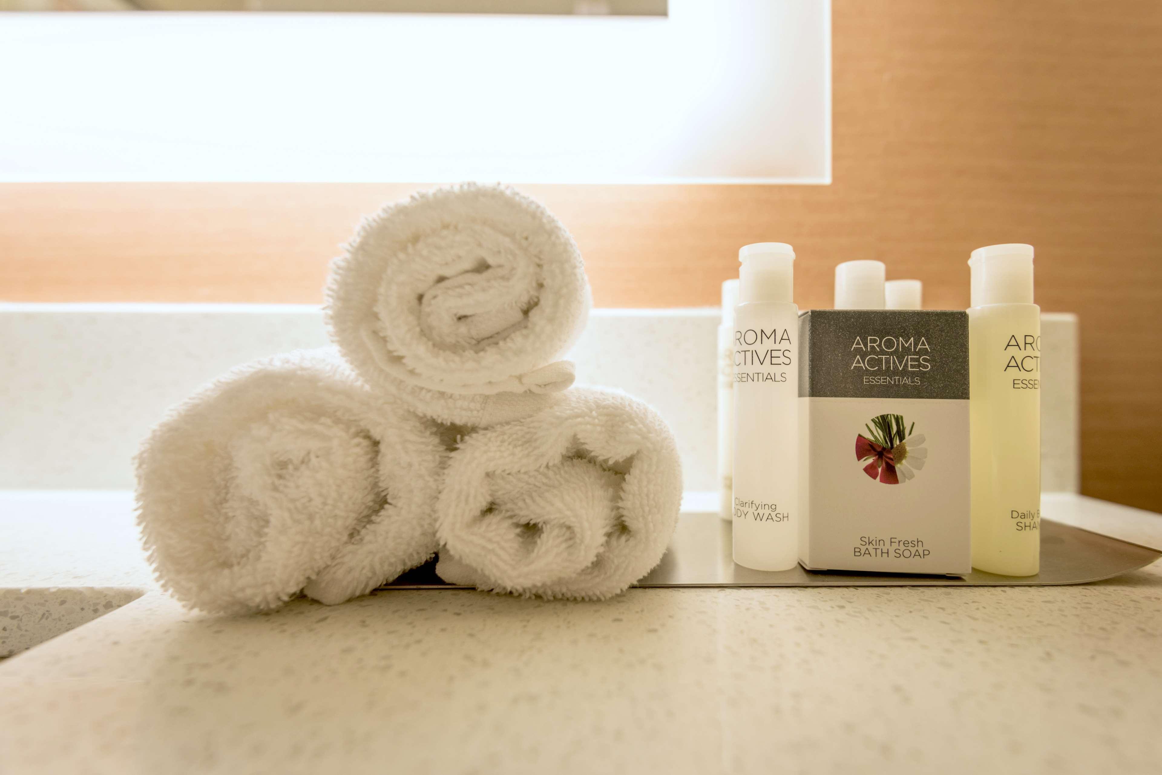Doubletree By Hilton Montgomery Downtown Екстер'єр фото