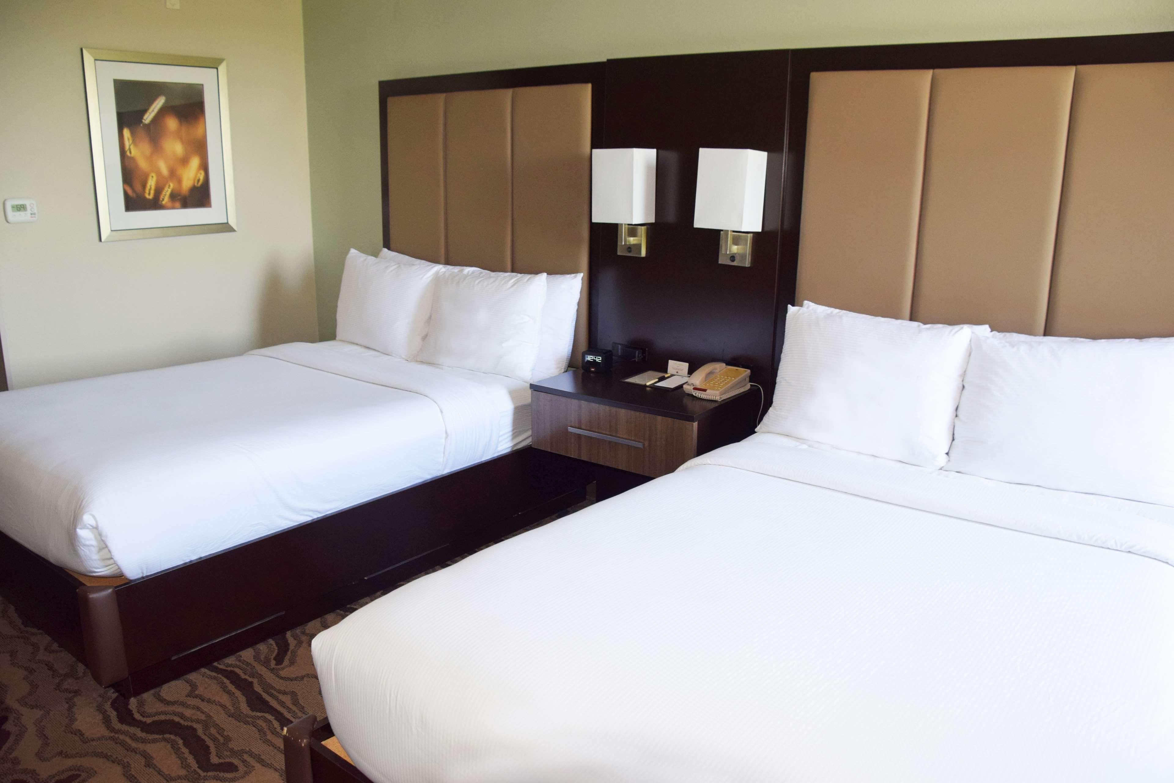 Doubletree By Hilton Montgomery Downtown Екстер'єр фото