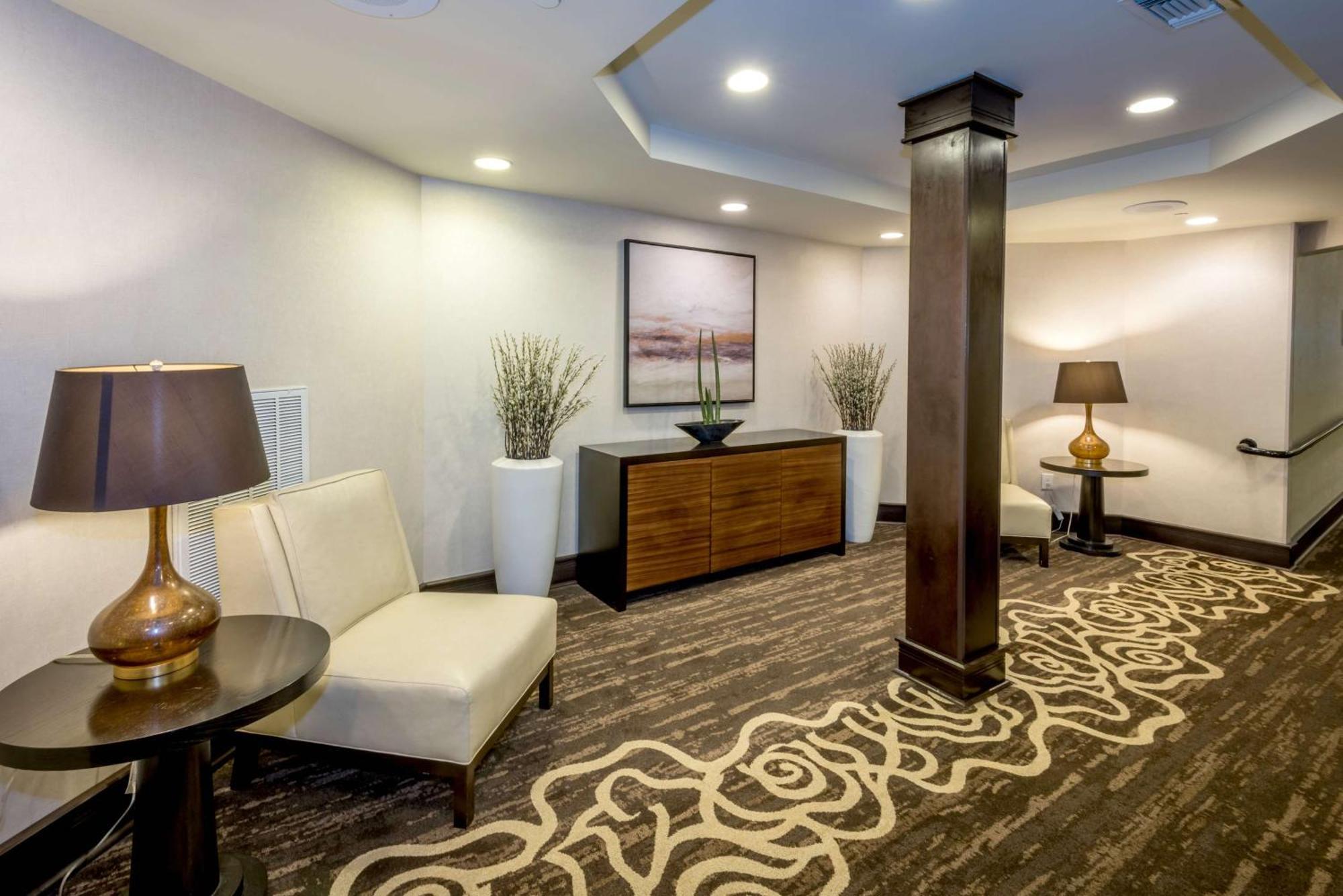 Doubletree By Hilton Montgomery Downtown Екстер'єр фото