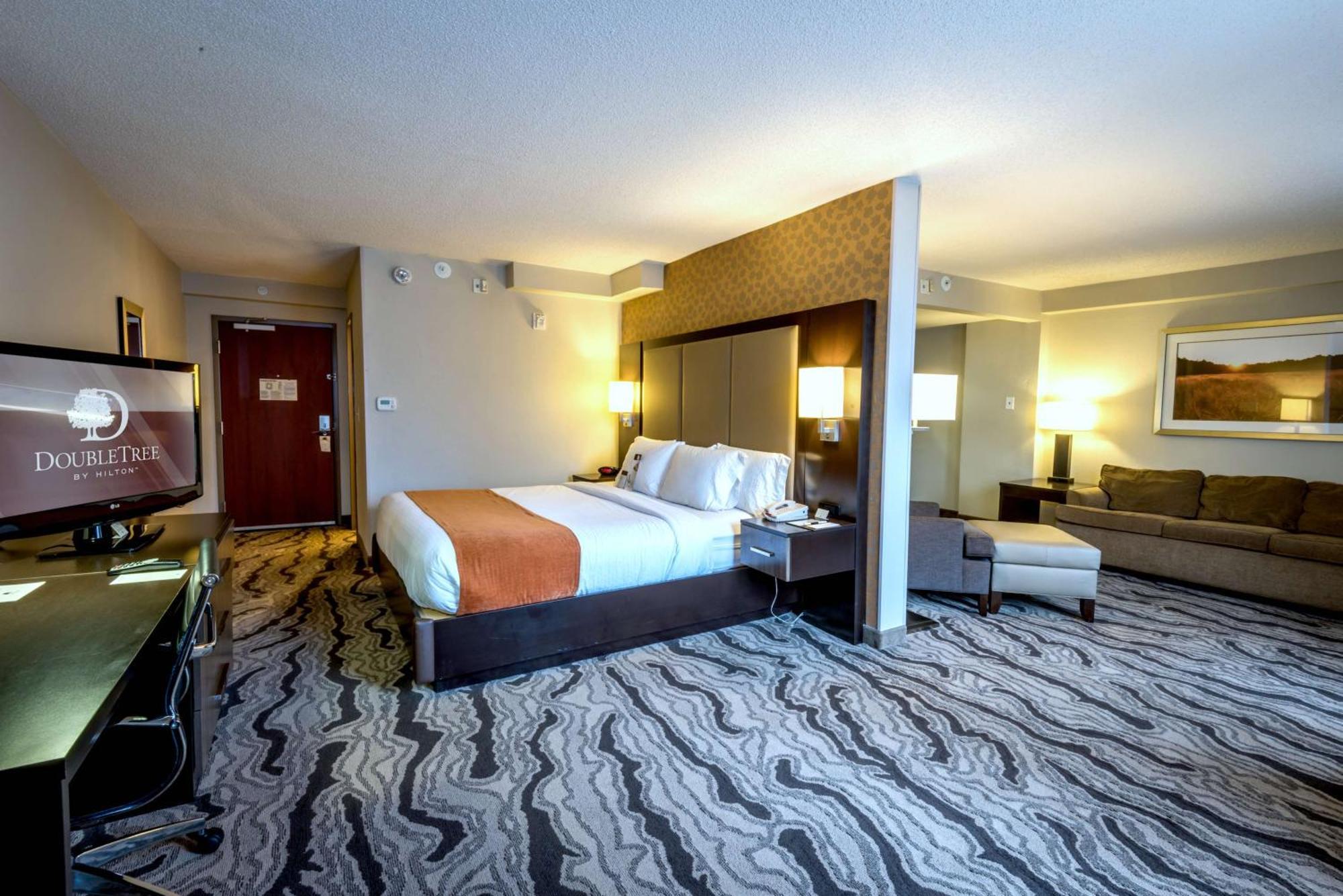 Doubletree By Hilton Montgomery Downtown Екстер'єр фото